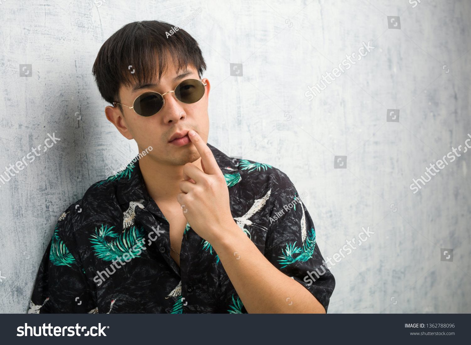 chinese old man true探索Doddy文化下的中国同性老头现象