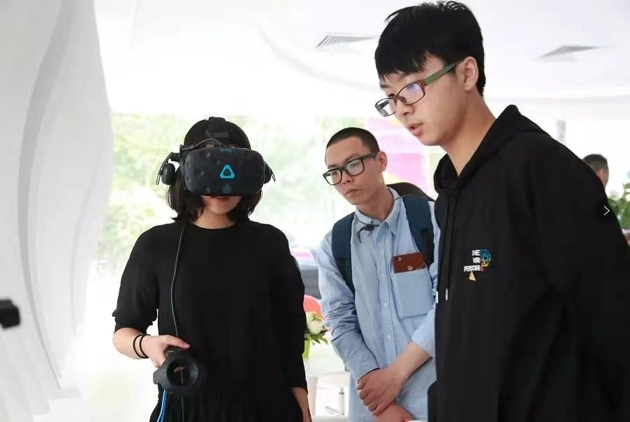 欧美Z世代，人与物物的交融与探索