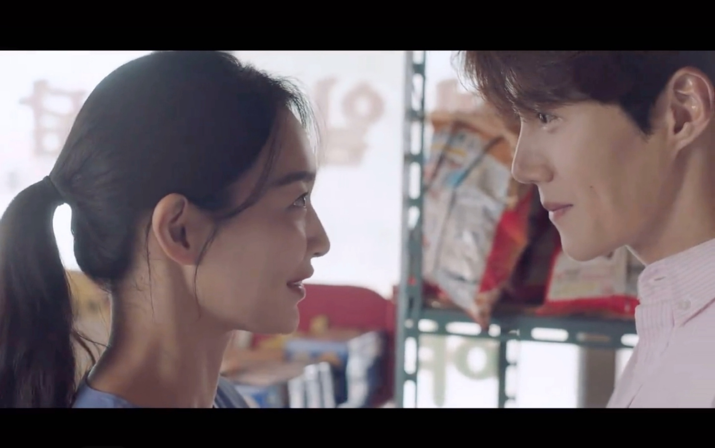 女班长与小秘密的分享——一次意外的视觉体验-第3张图片
