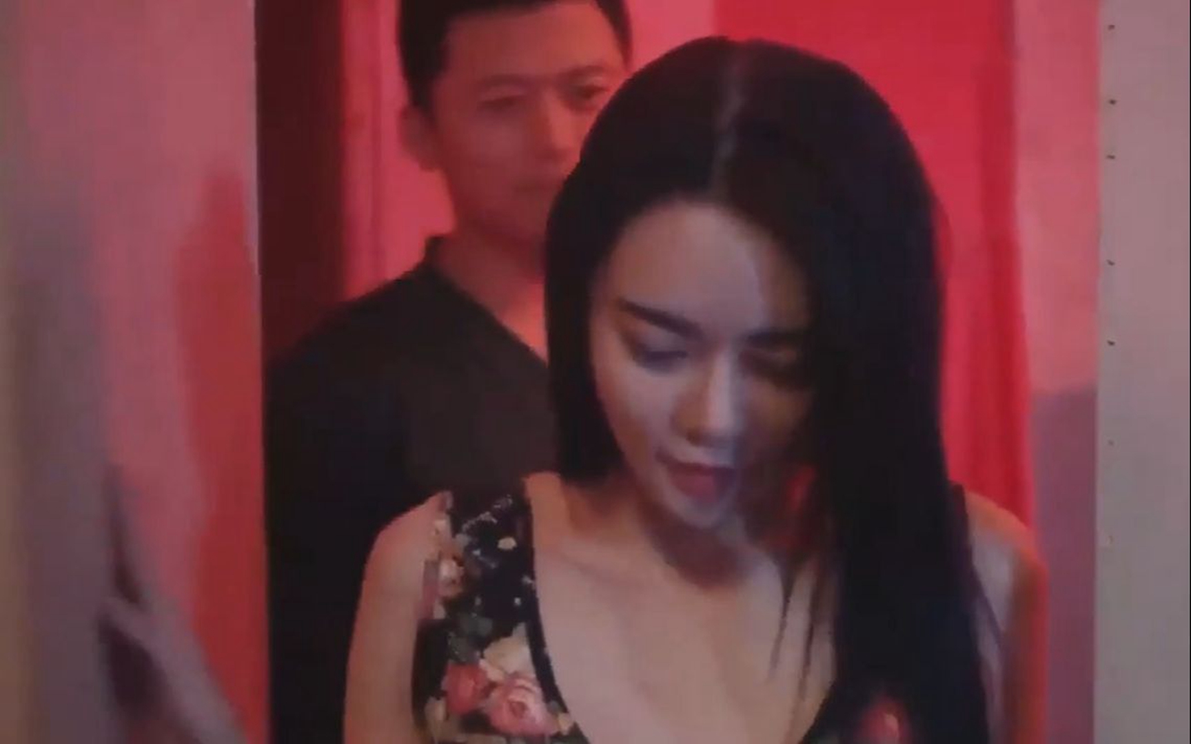 娇妻聚会交换疯狂娇妻聚会，一场疯狂的交换体验-第3张图片