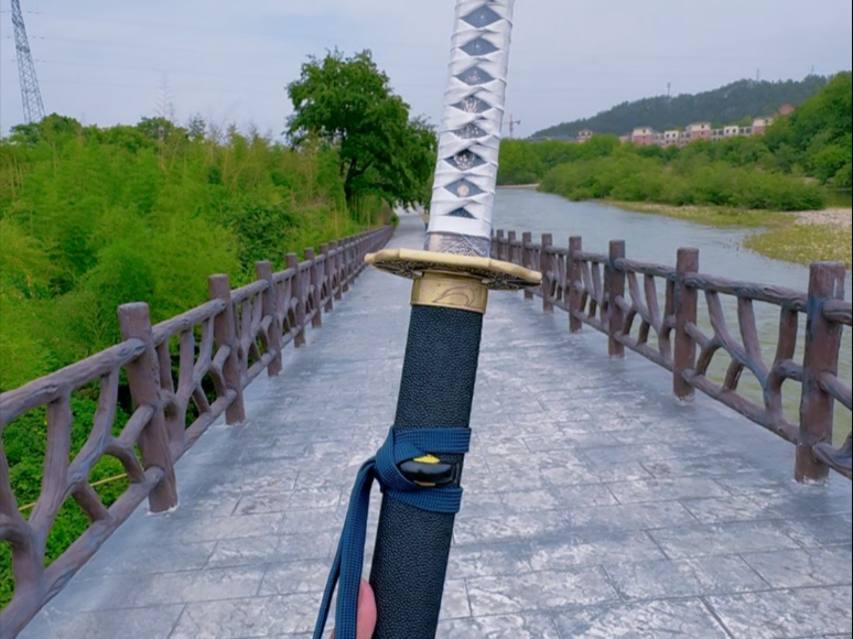 鬼泣5武器大全鬼泣5武器，深度解析与探索-第3张图片