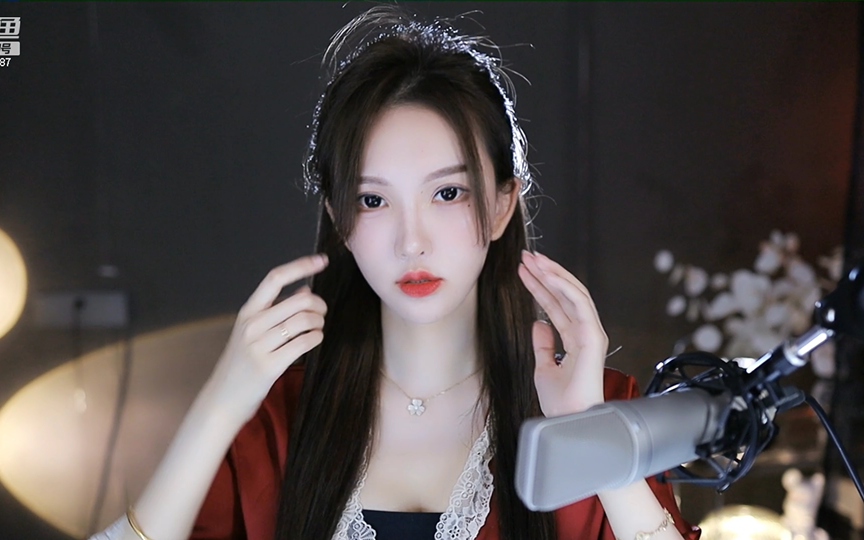 南妹儿动感光波PK朴南妹儿动感光波，一束光波的奇幻之旅