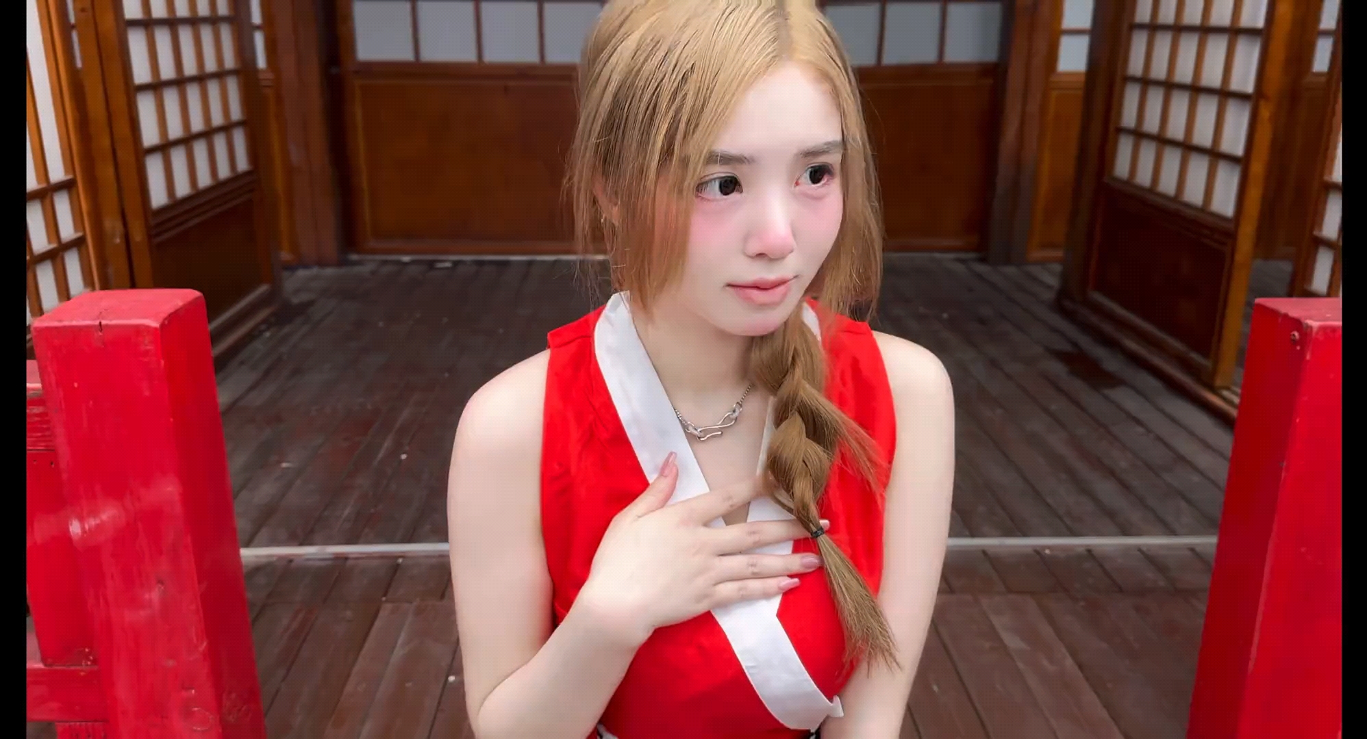 美女脱了奶罩看到大乳操美女脱下奶罩后的惊艳瞬间——丰满大乳的魅力展现