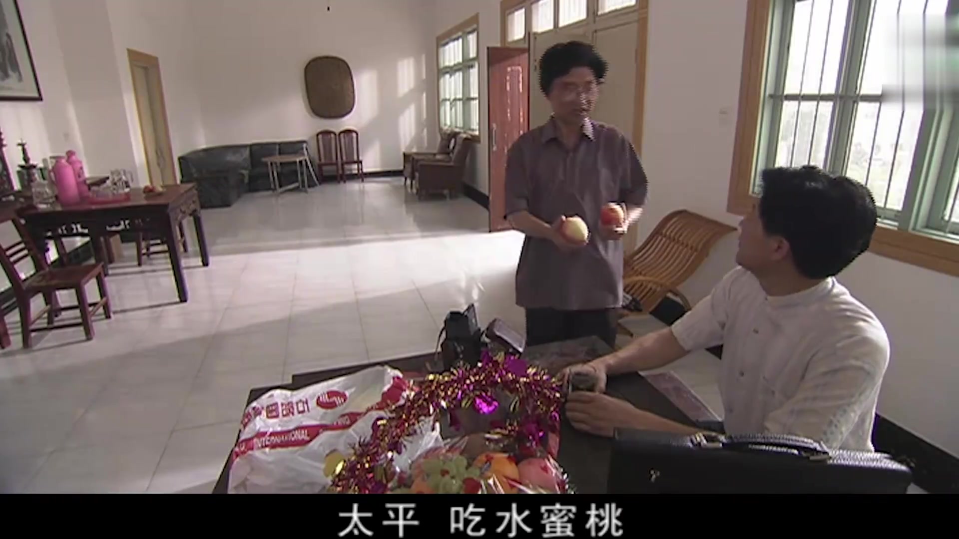 舅舅喝醉了吻我的脖子代表什么成熟的水蜜桃舅舅喝醉后的亲吻，究竟意味着什么？-第2张图片