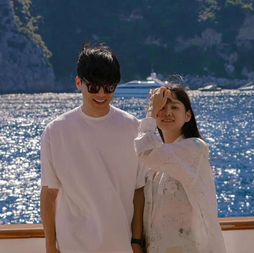 二人世界一男一女二人世界的甜蜜与浪漫-第1张图片