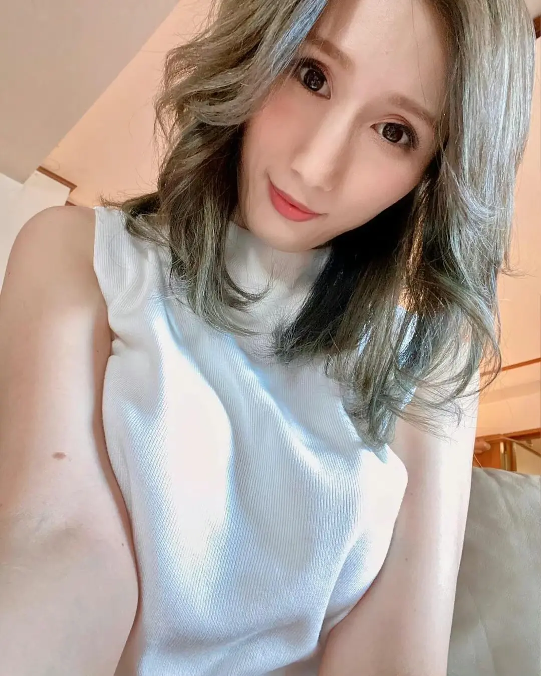 探索Julia京香的艺术世界-第2张图片