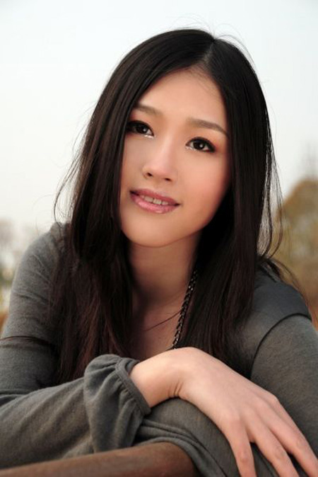 美女被c网站美女与C网站，网络时代的美丽与风险-第2张图片