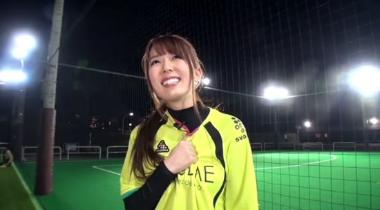 精品无码日本影片中波多野结衣与上原亚衣的独特魅力-第1张图片