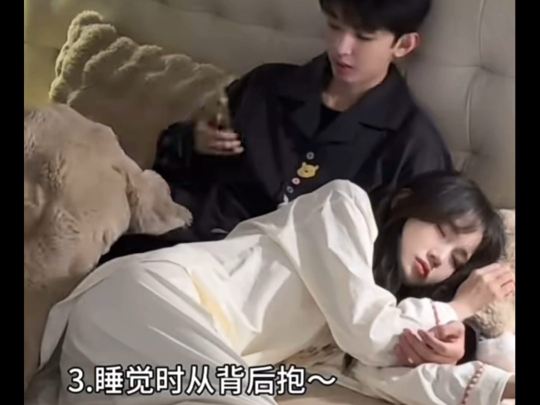 亲亲抱抱举高高蹭蹭的甜蜜瞬间视频