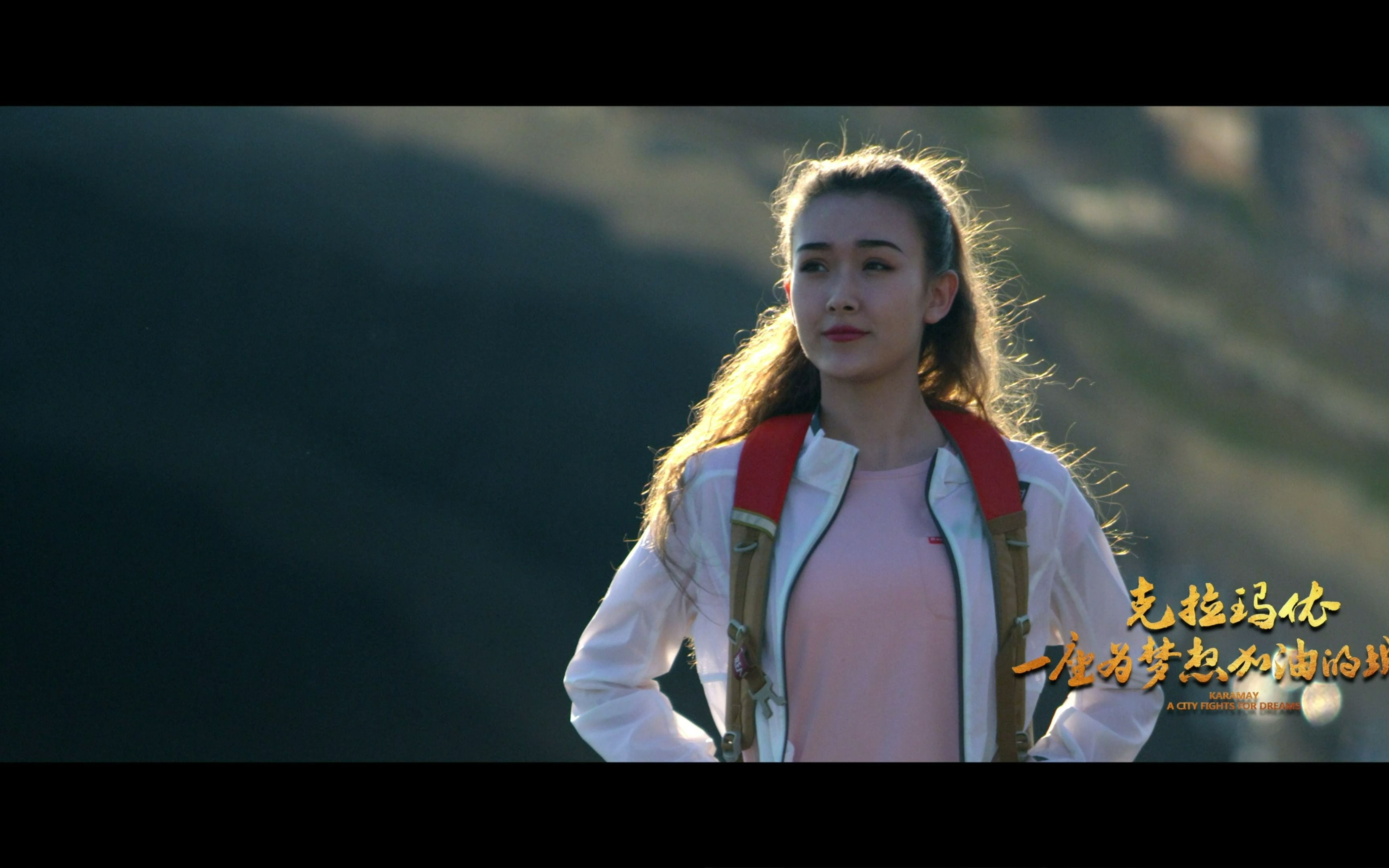新疆女RAPPER18岁RDFJFTTIK新疆女RAPPER，18岁的音乐梦想与RDFJFTTIK的魅力-第3张图片
