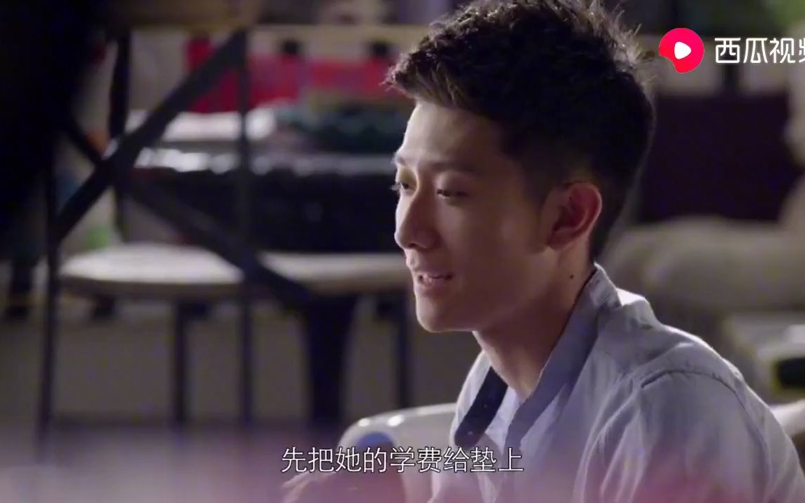 洗澡时老板解开我胸罩视频洗澡间内的意外遭遇