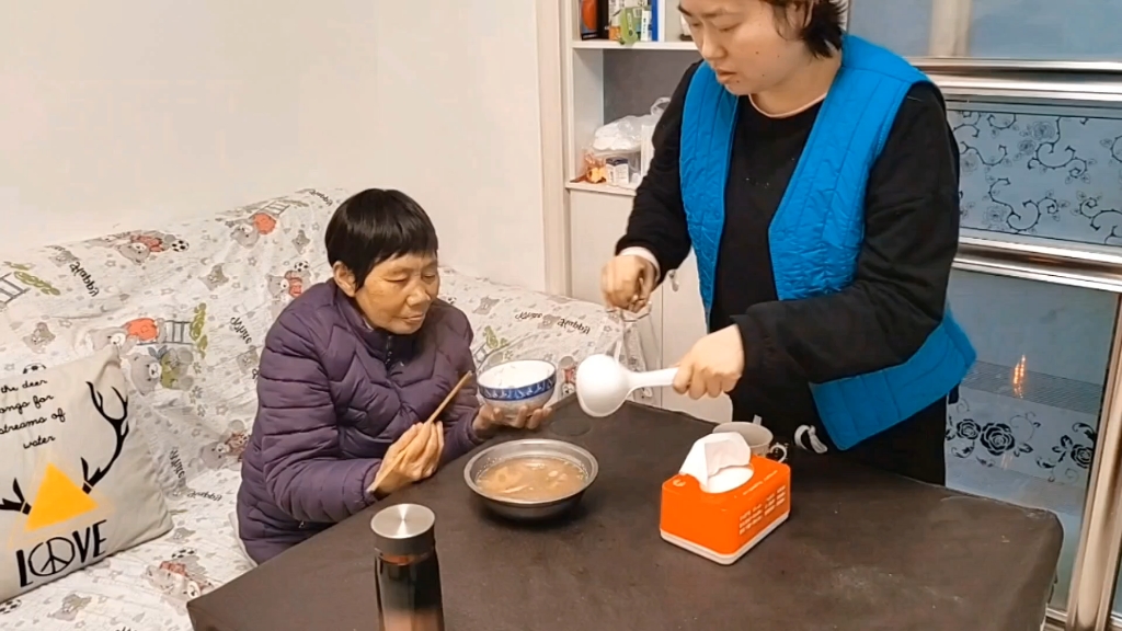 老婆婆的BGM视频老婆婆的BGM视频，岁月静好的旋律