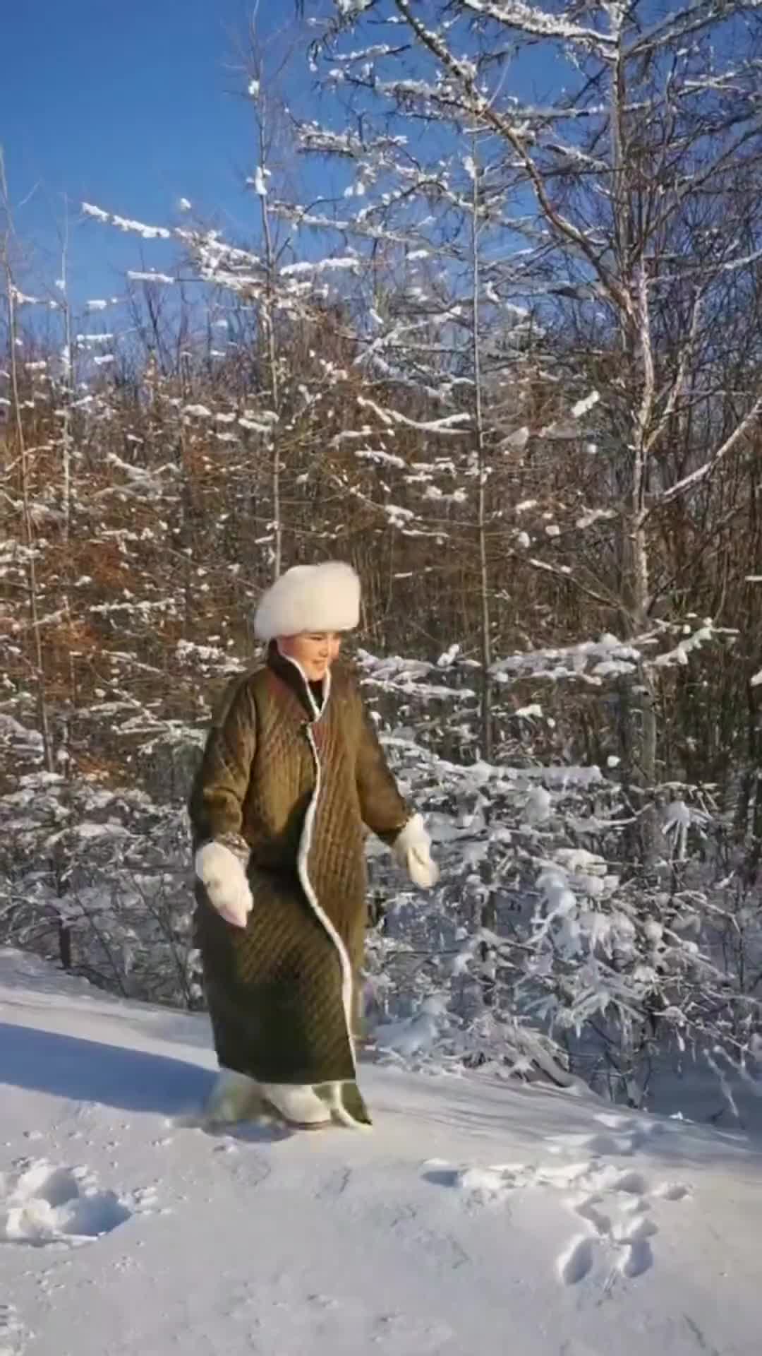 乌兰图雅裸妆照片乌兰图雅裸妆照片，美丽背后的真实与自然