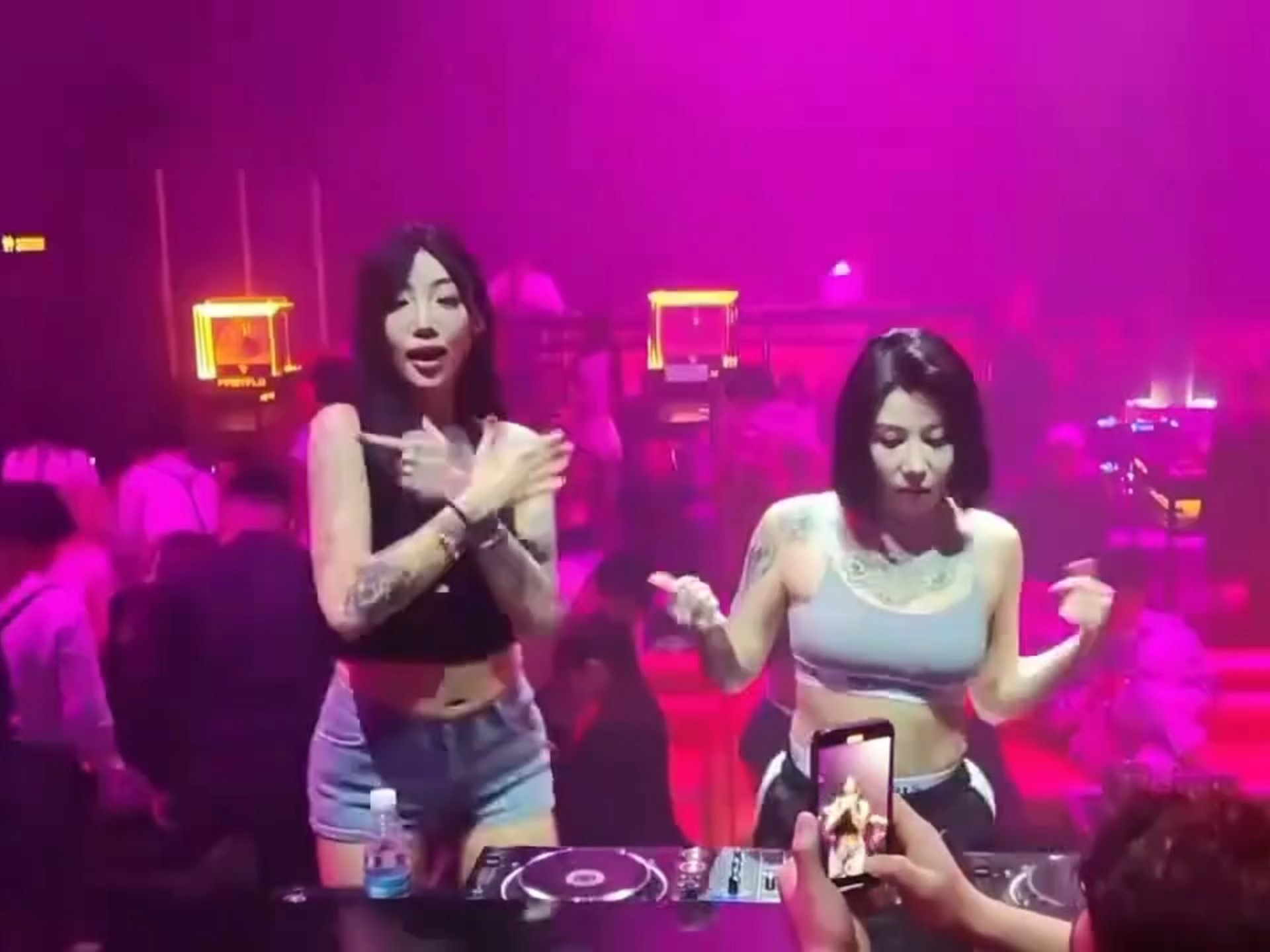 粗口dj串烧粗口DJ舞曲，音乐与文化的碰撞-第2张图片
