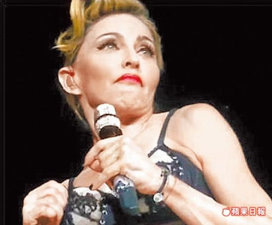 网络色情视频的危害与警惕——以美女扒胸露出奶头视频为例