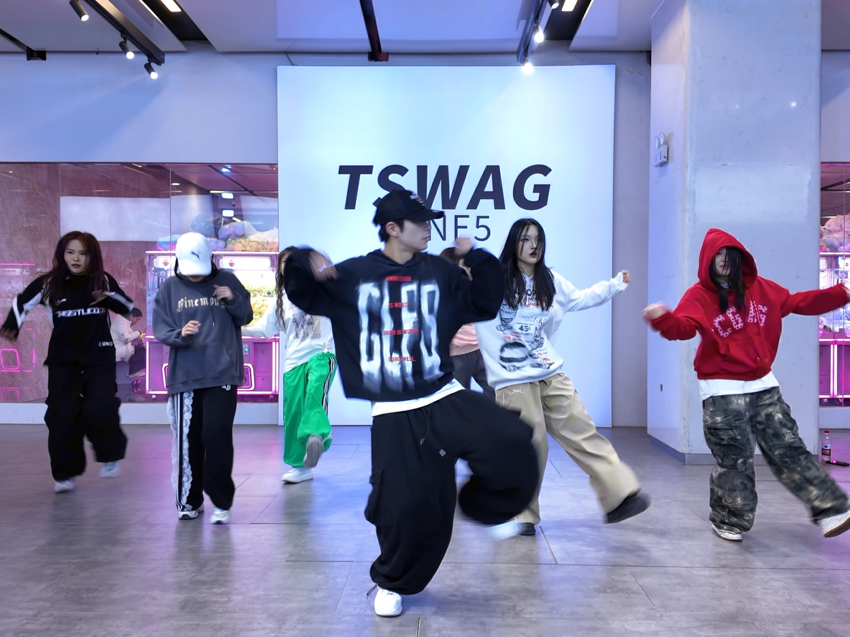 日本hiphop dancer日本Hip-Hop舞者，独特的舞蹈艺术与文化的代表-第1张图片