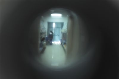 图片 偷窥 自拍图片、偷窥与自拍，现代社交网络下的微妙关系-第2张图片