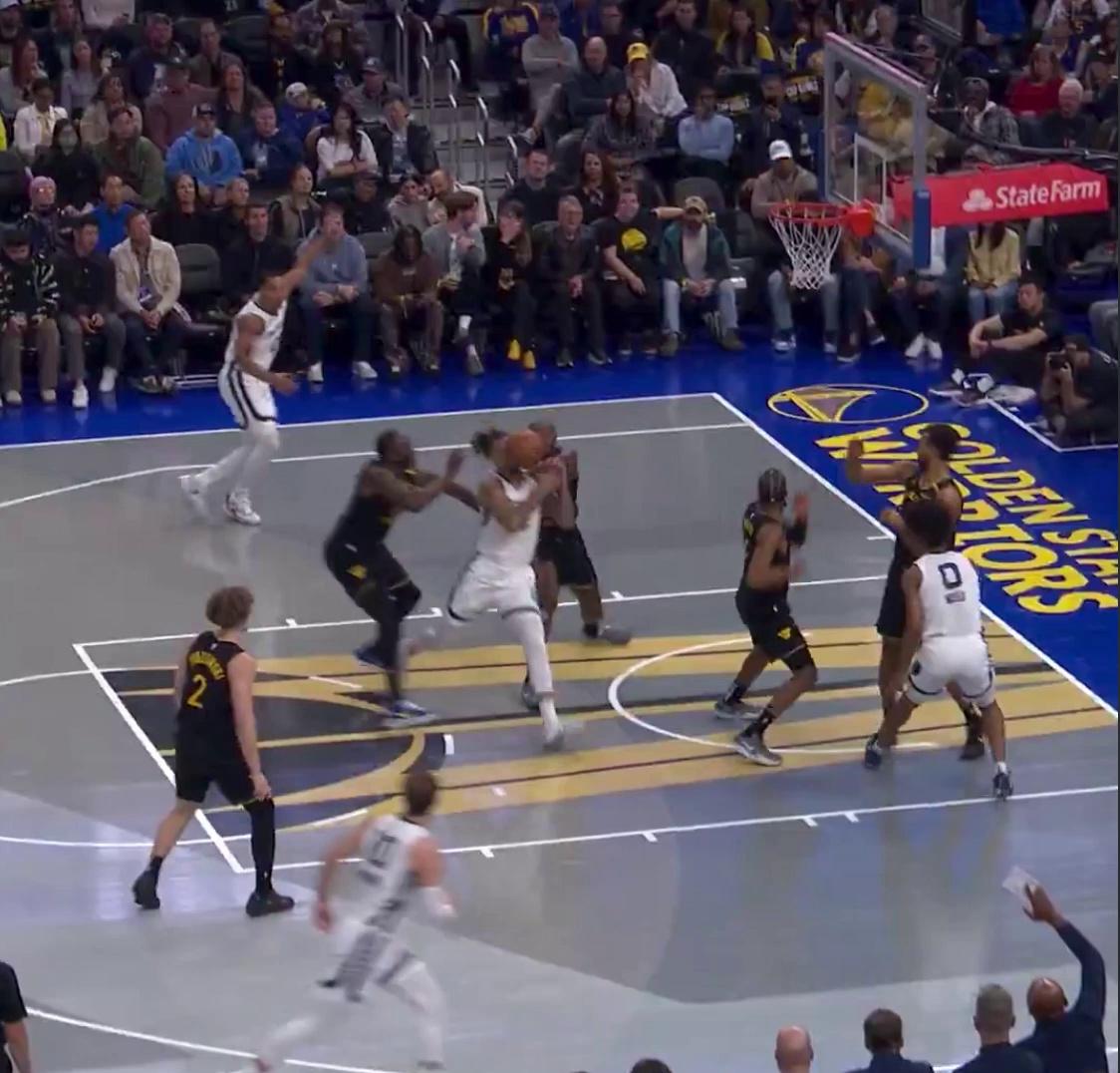nba季后赛十佳球视频NBA季后赛十佳球精彩瞬间回顾-第1张图片