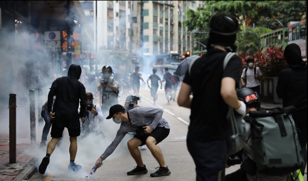 警惕网络暴力，活生生割下头颅网站之殇