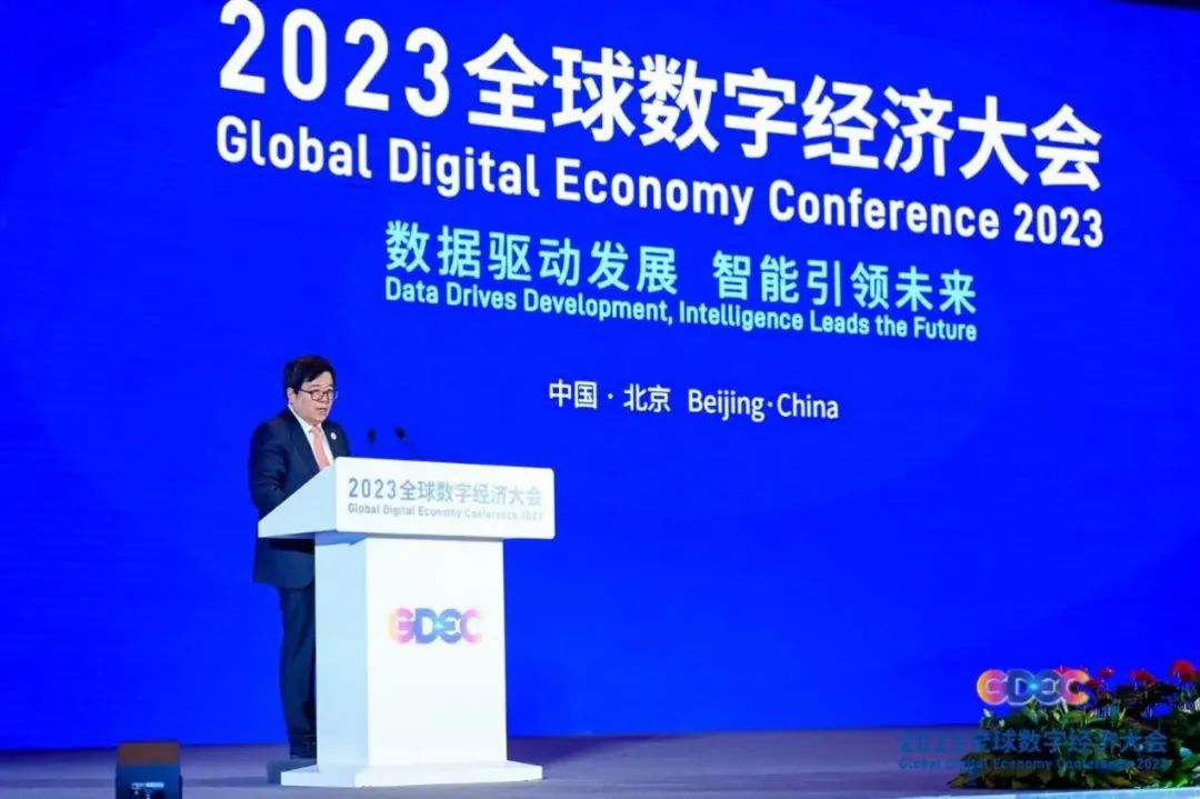 新一届领导集体，引领未来，共筑辉煌