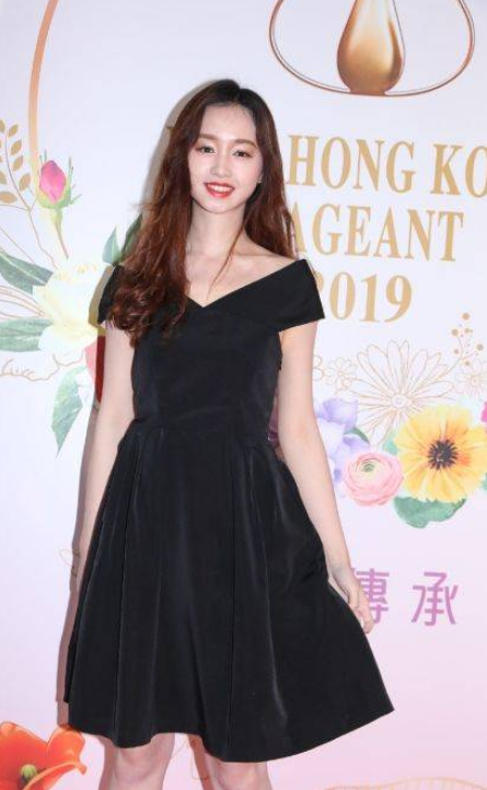 老何与雨婷的船上时光