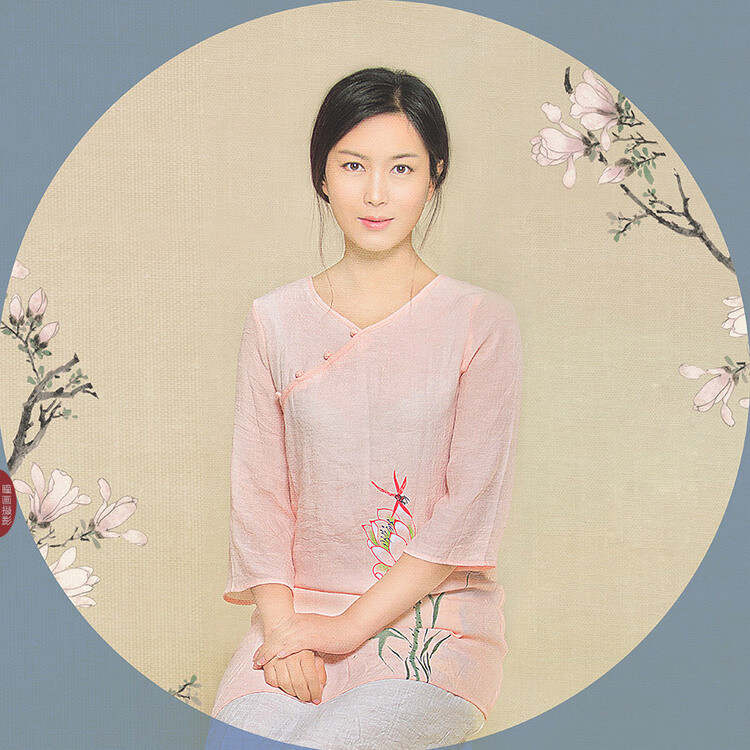 婀娜少女羞岁月无忧愁云裳小说婀娜岁月，少女的云裳无忧时光-第3张图片
