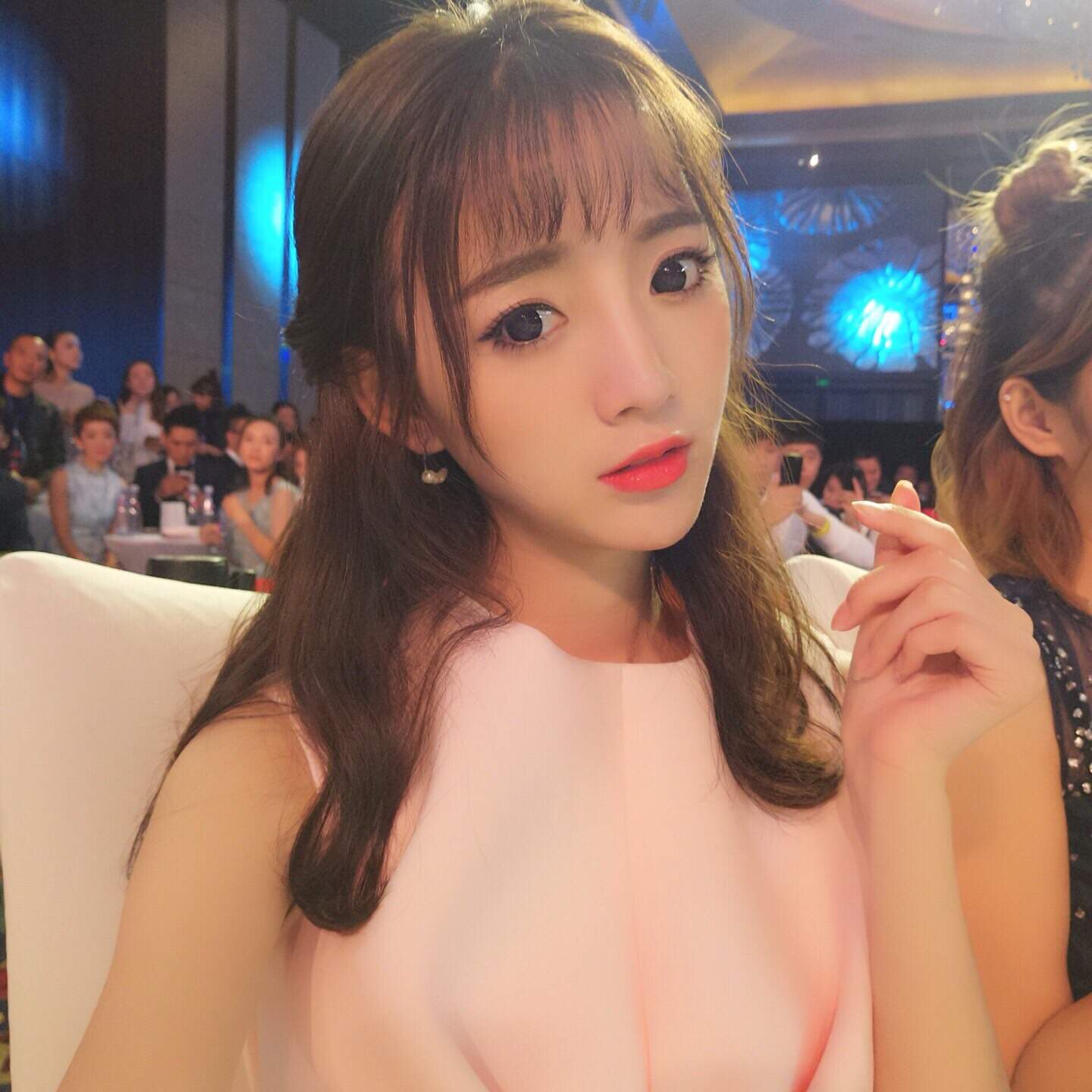 关于YY女主播不雅视频的探讨