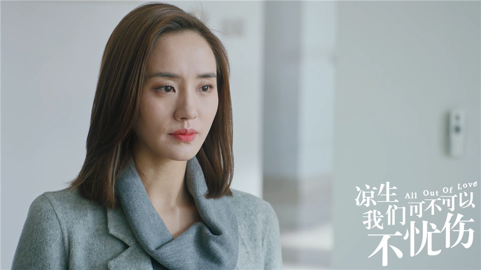 公交车少公交车艳妇系列，都市生活中的情感故事-第2张图片
