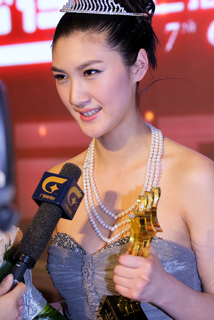 夏娃美女直播间新人美女主播夏娃，璀璨新星的崛起-第1张图片