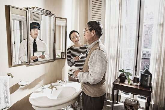 从镜子里看我怎么C你的阅读视频镜中世界，探索我C你的阅读视频的独特视角-第2张图片
