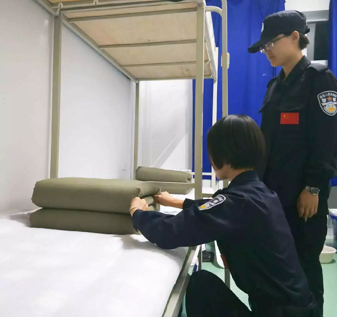 教官带我去他的宿舍被教官带到宿舍的特殊经历