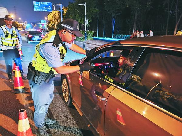 交警利用小XUE查酒驾H的实践与意义-第2张图片