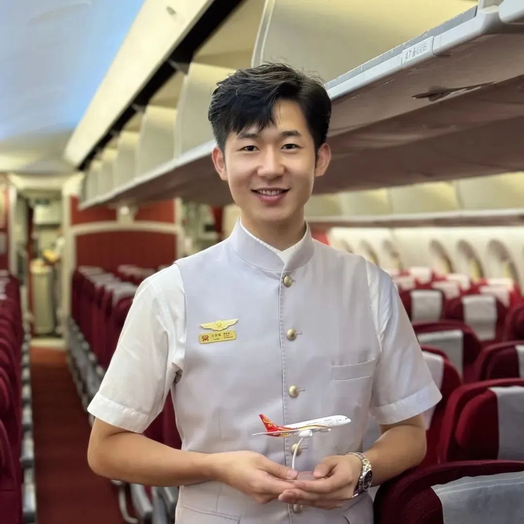 壮男空少GAY2022，空少遭遇体育生的意外事件