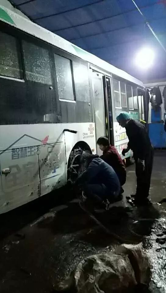 我成了我们班的公交车司机我成为班级公交司机的奇妙之旅-第2张图片