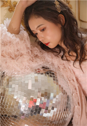 久久精品香蕉绿巨人的震撼登场-第3张图片
