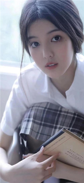 草莓视频向日葵视频绿巨人草莓视频、向日葵视频与绿巨人的异同解析