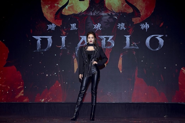 最美暗黑女明星探索网络世界中的艺术之美——最美AV-第2张图片