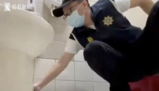 国产女厕所盗摄事件曝光，老师厕所偷拍行为引发社会关注-第2张图片