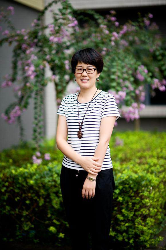 秘密列车电影免费完整版播放援交女教师，照亮偏远地区的希望之光-第2张图片