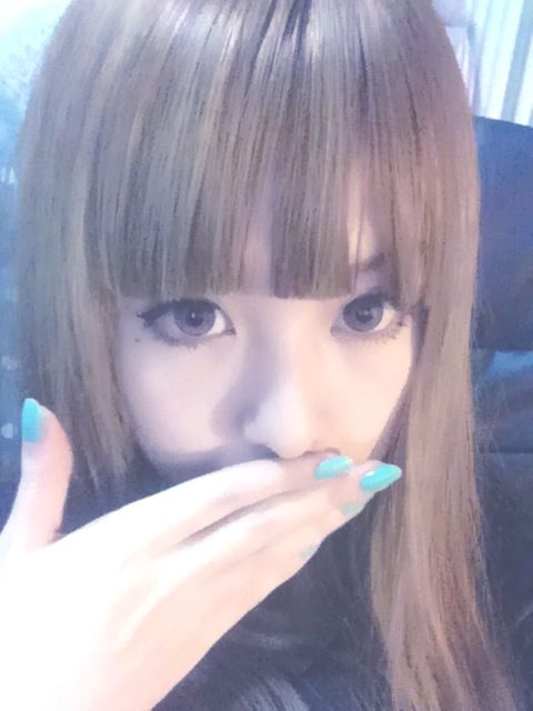 美女脱内衣奶头露出来照片美女内衣下的隐私与道德界限