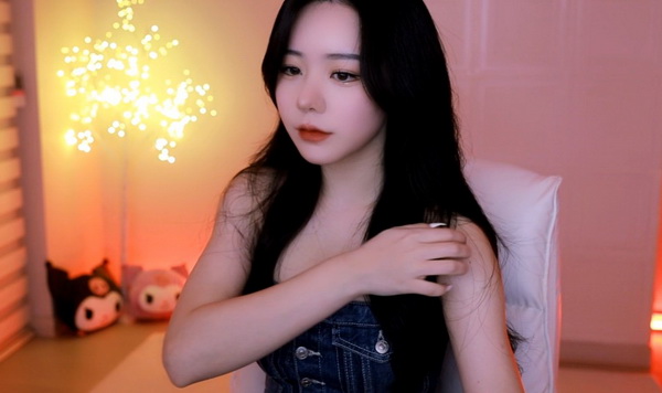久久久久亚洲视频探索久久久久亚洲视频的魅力-第3张图片