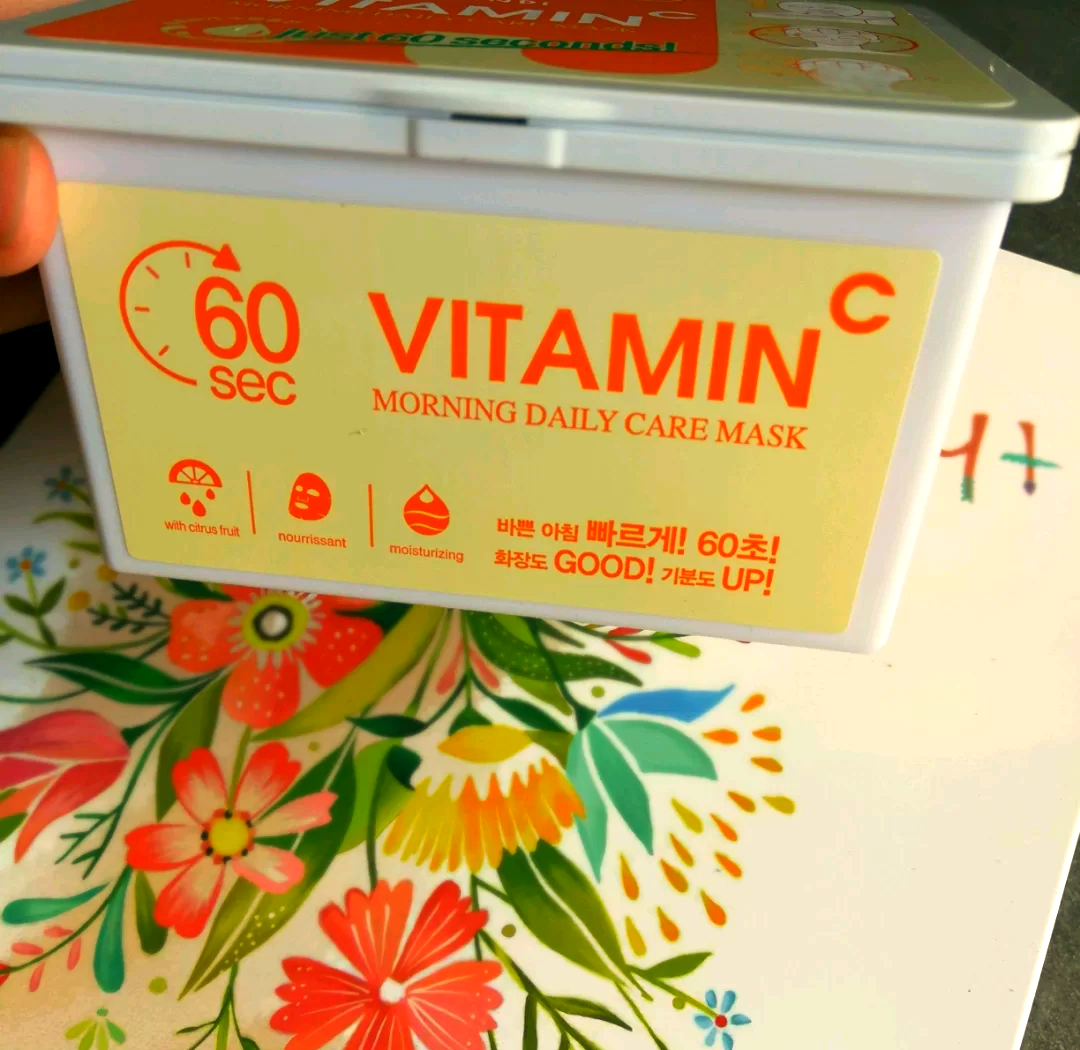 一边面膜一边燥60秒面膜与燥热，60秒的美丽与舒适