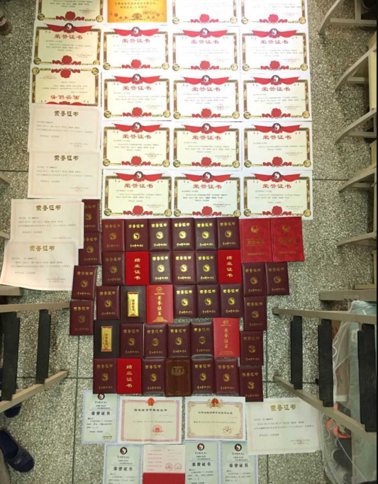 一个宿舍三个卷王宿舍里的学霸传奇，一个宿舍三个卷王的故事-第3张图片