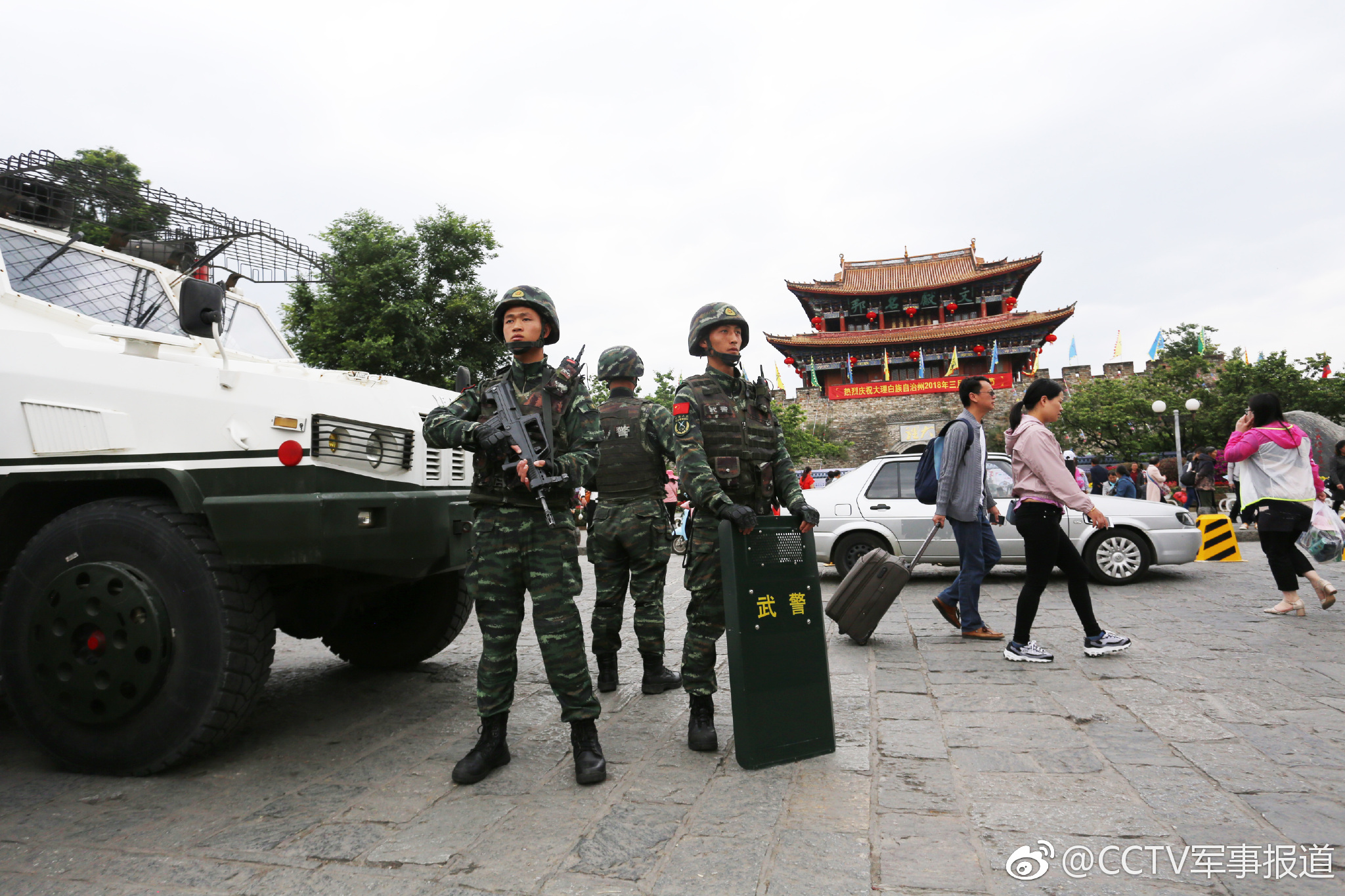 战地天使，无畏的守护与奉献-第3张图片