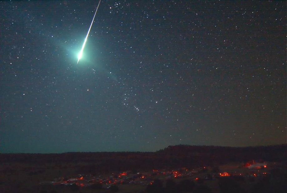 夜间直播，点亮夜空的新星