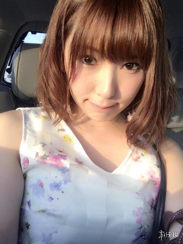 用颜语和唾液来疗愈老人的人女二号波多野结衣人妻痴女教师波多野结衣，探索教育之魅