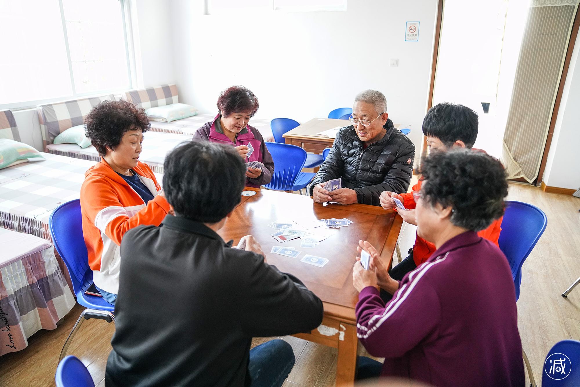车上做运动打扑克视频原声车中运动与娱乐的完美结合——扑克游戏视频实录-第2张图片