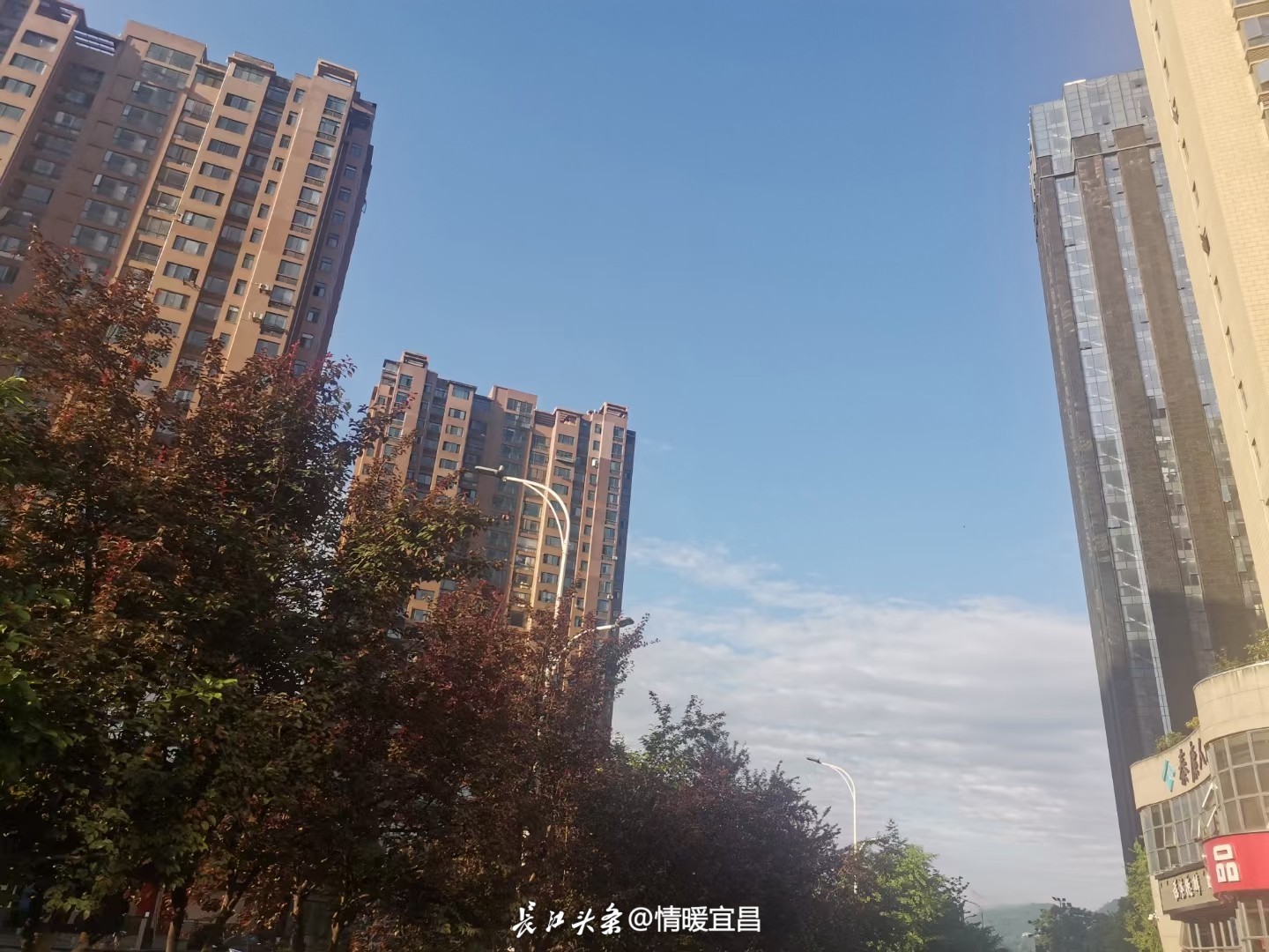 抬头看镜，我们继续前行