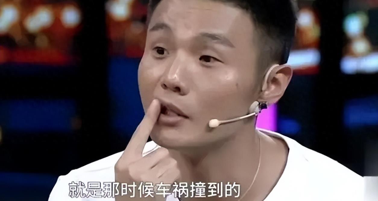 上体育课遭遇意外，一节课的捅伤经历