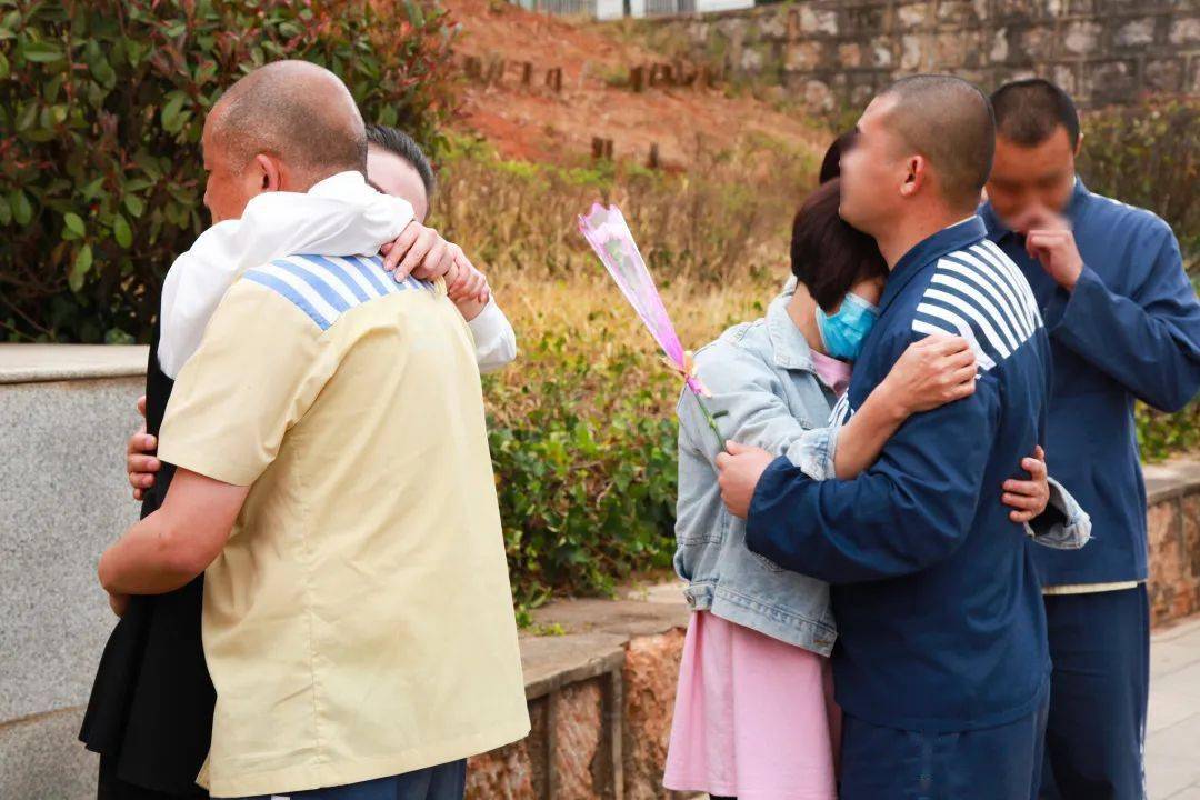 长途汽车妻子1-12节阅读感悟小悔的性荡生活